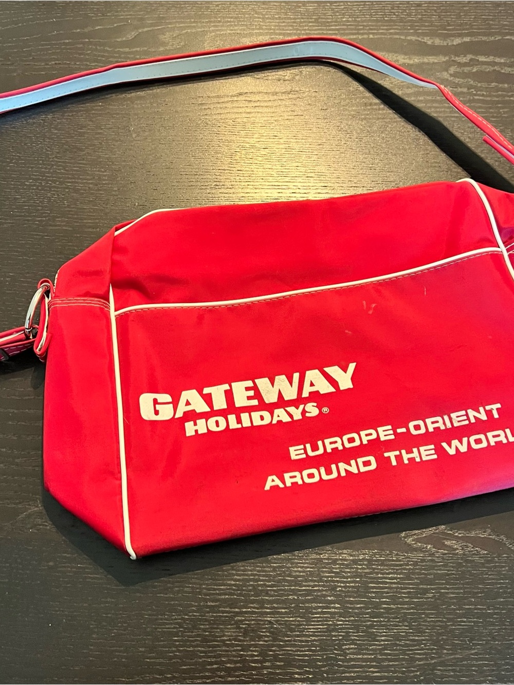 Vintage Red and White Gateway Holidays Travel Shoulder Bag